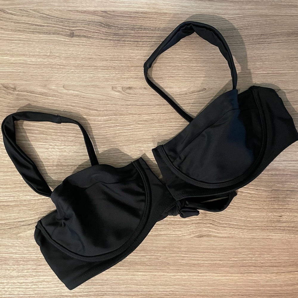 Monday Swimwear Clovelly Top- Black